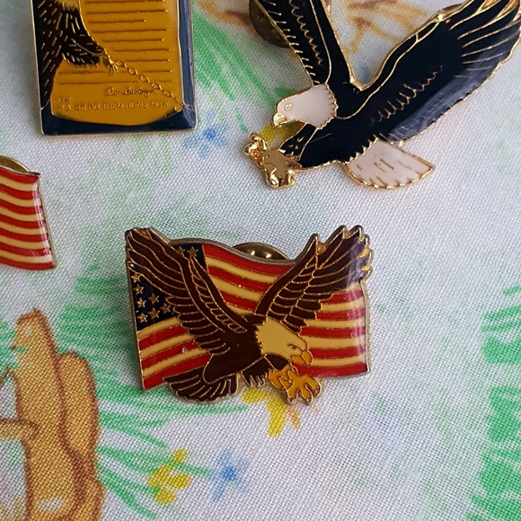 🌙Vtg 4 Patriot, American, POW MIA Pins - Picture 4 of 8